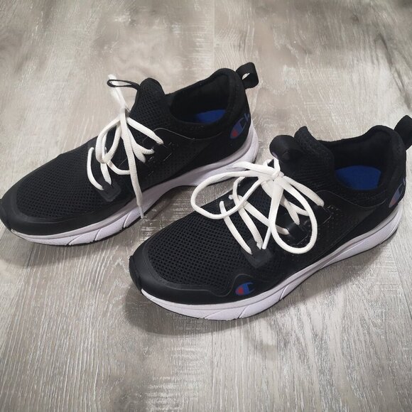 Champion 07 Men's Size 7M Black & White Slip On Sneakers - Picture 2 of 8